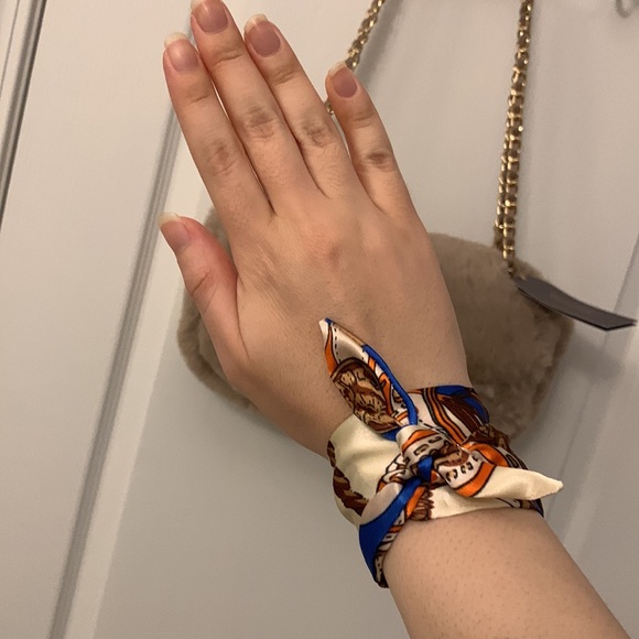 Patterned Twilly - Picture 11 of 17